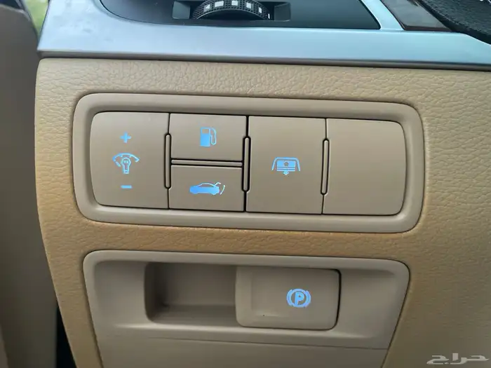 جنسس 2016 نظيف بحالة ممتازه V6 45