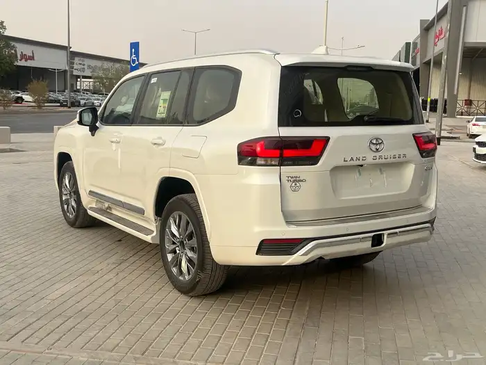 تويوتا لاندكروزر GXRL4 م2025 بطاقه جمركيه سعودى 3