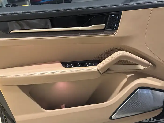 بورش Cayenne S Coupe موديل 2024م (وارد ساماكو) 10