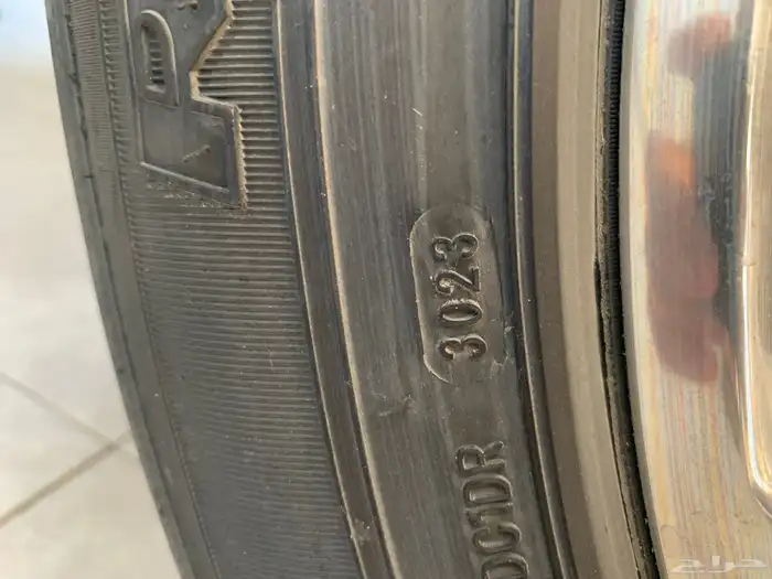 مع وكفرات للبدل مع جنط 18 4