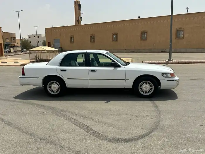 فورد ماركيز أمريكي 2002 2