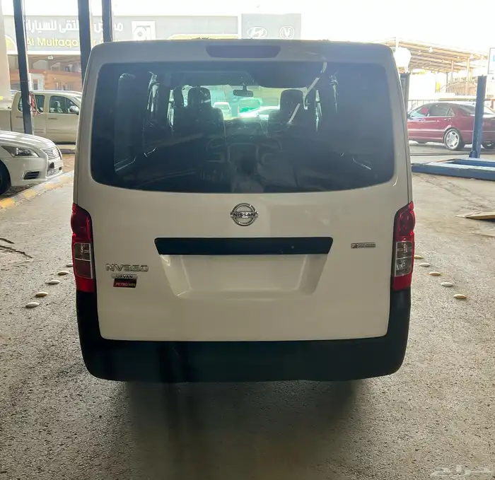 باص نيسان اورفان 5