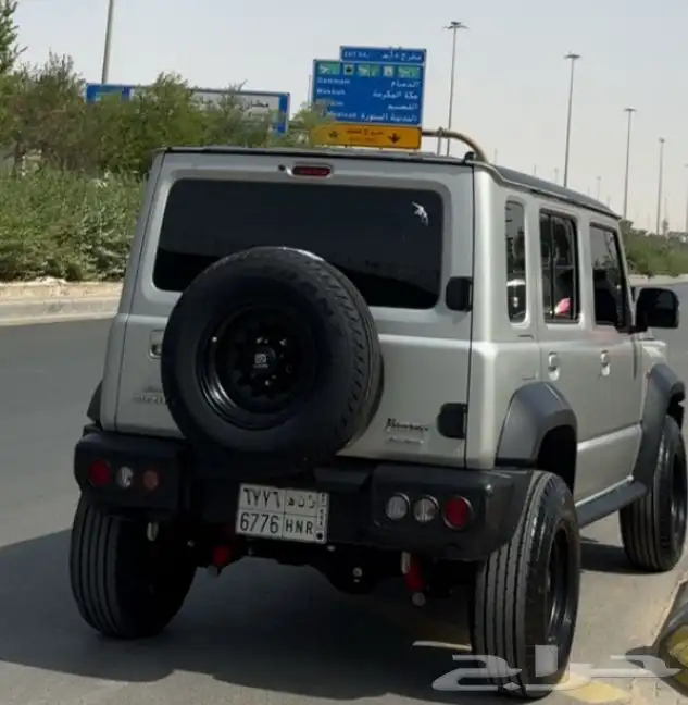 سزوكي جيب جمني خمس ابواب 2024 مجهز كامل 4