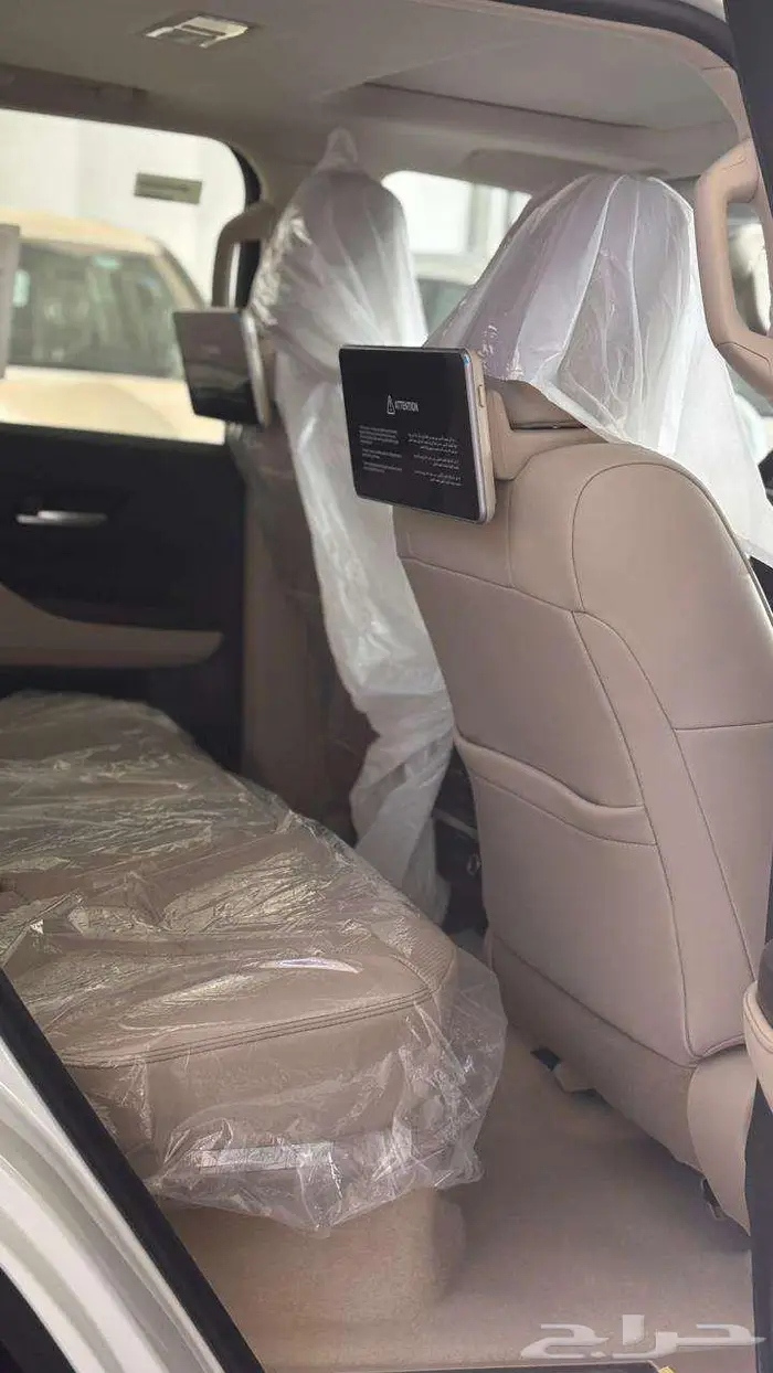 لاندكروزر GXR L4 ابيض لؤلؤي وارد عبداللطيف جميل 9