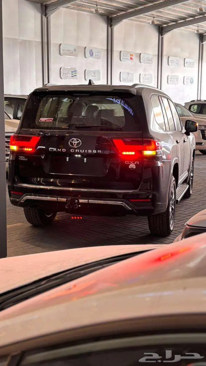 لاندكروزر GXRL 4 2025 اسود عبدالطيف جميل 4