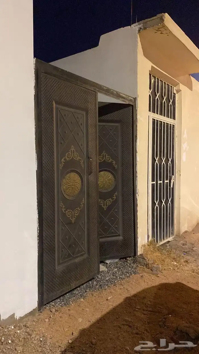 عقار للبيع سكني تجاري للجادين 12