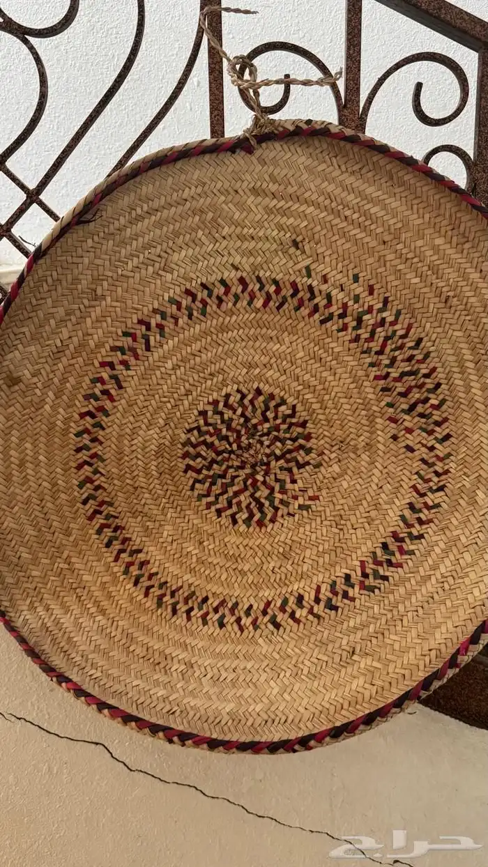 حافظه مع سفرتها من الخزف 0