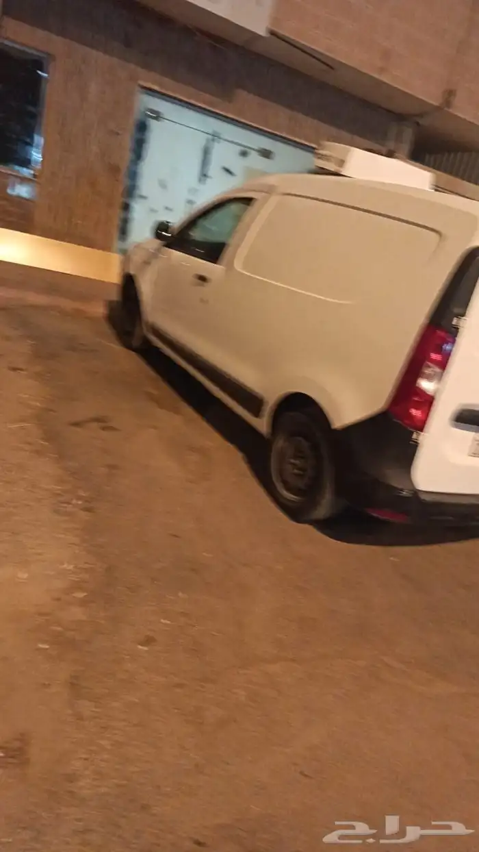 فان رينو 2021 ثلاجة للايجار 1