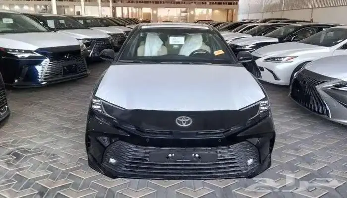 تويوتا كامري LE بنزين 2025 أصفار 9