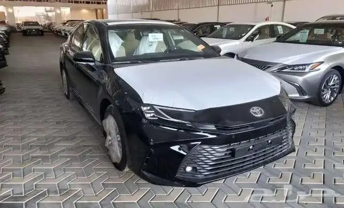تويوتا كامري LE بنزين 2025 أصفار 10