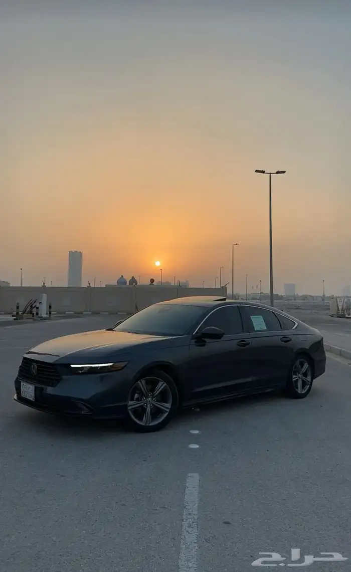 هوندا اكورد موديل 2024 لون رمادي 1