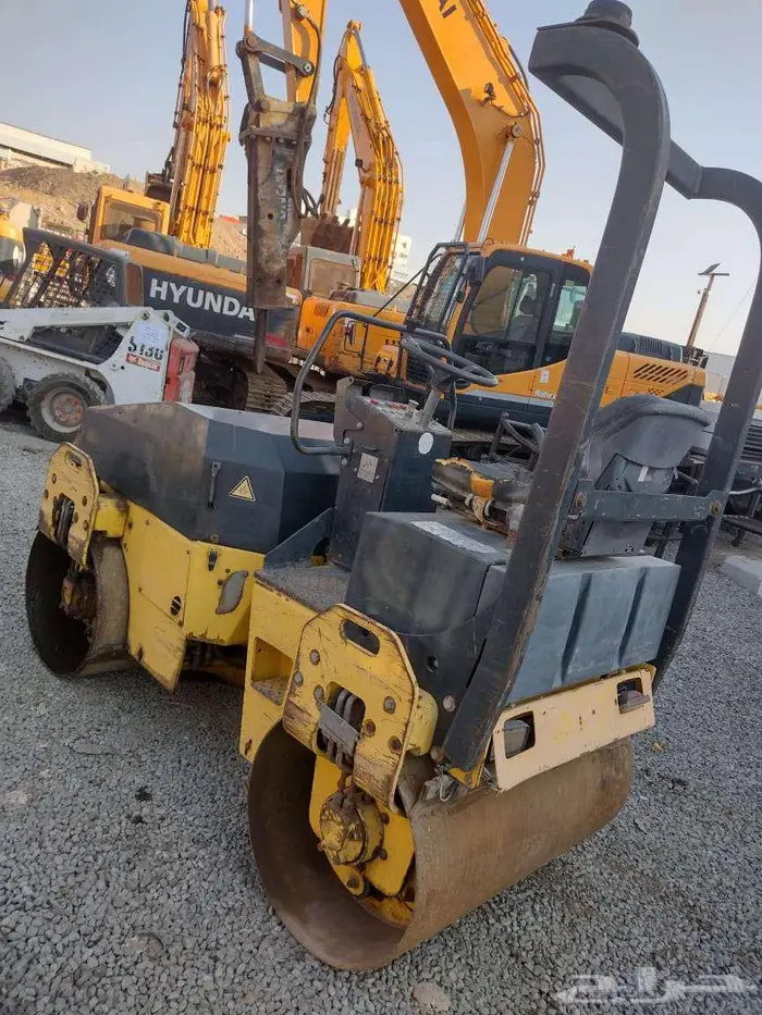 تم البيع رصاصه بوماج موديل 2000 معارض رواد المعدات الثقيله 3