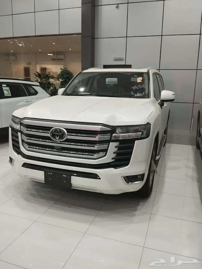 تويوتا لاندكروزر GXR L3 بنزين سعودي 2025 طاقة جمركية اقل سعر 8