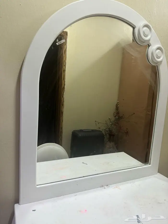 اثاث تسريحة لون ابيض للبيع 0