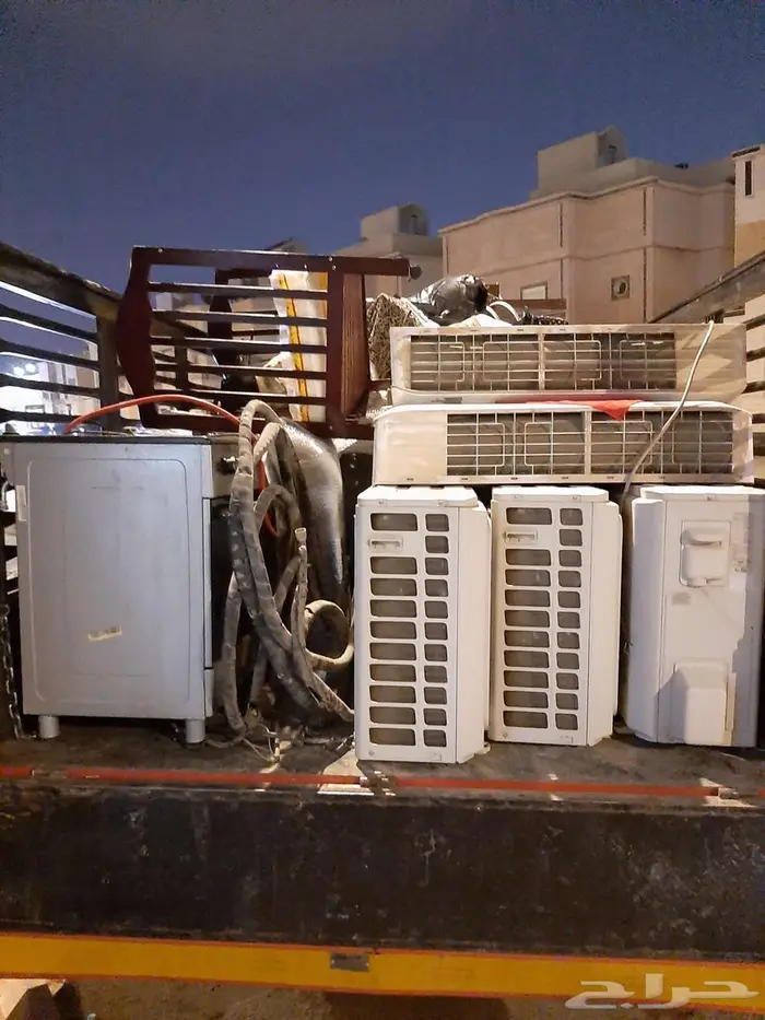 نقل العفش والمعدات داخل وخارح الرياض 0