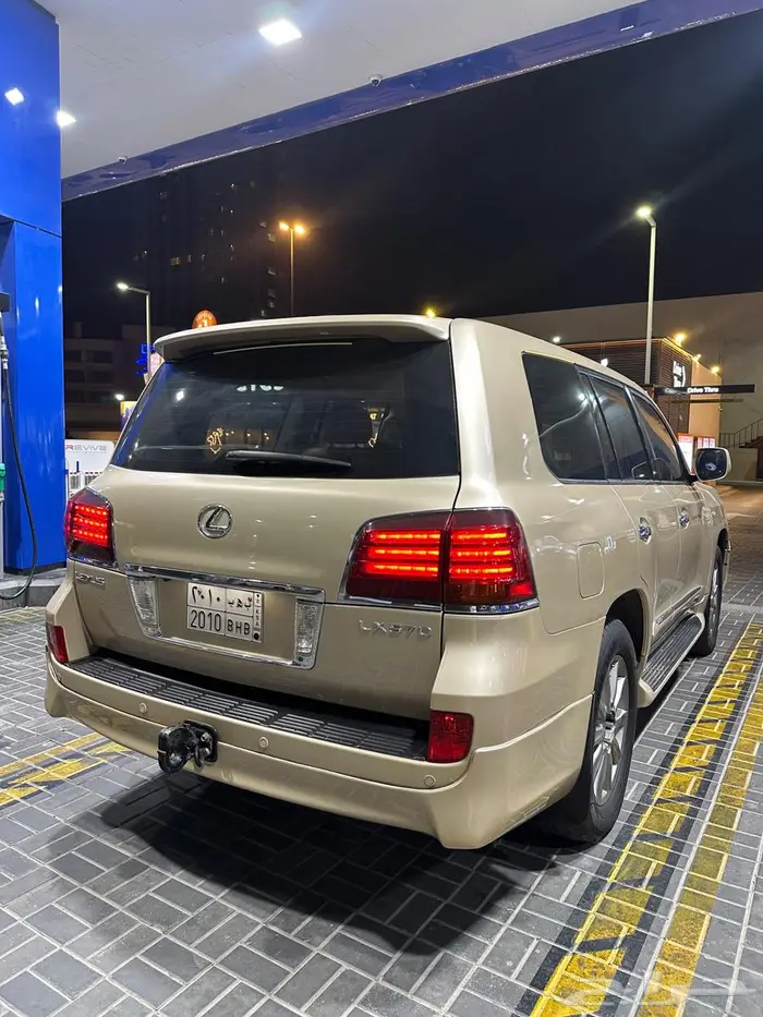 جيب لكزس 2010 LX570 8