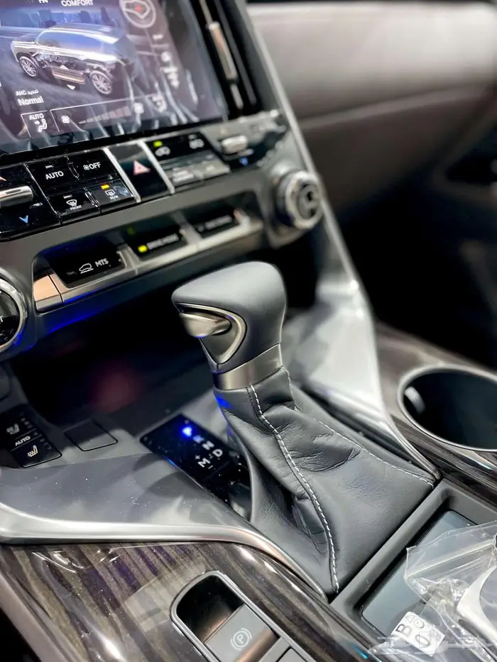 لكزس LX600 BB سعودي بطاقة جمركية 2025 اسود داخل اوف وايت 22