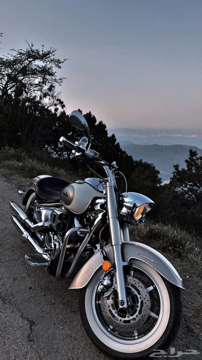 V star 1100 دراجة كلاسيك 1