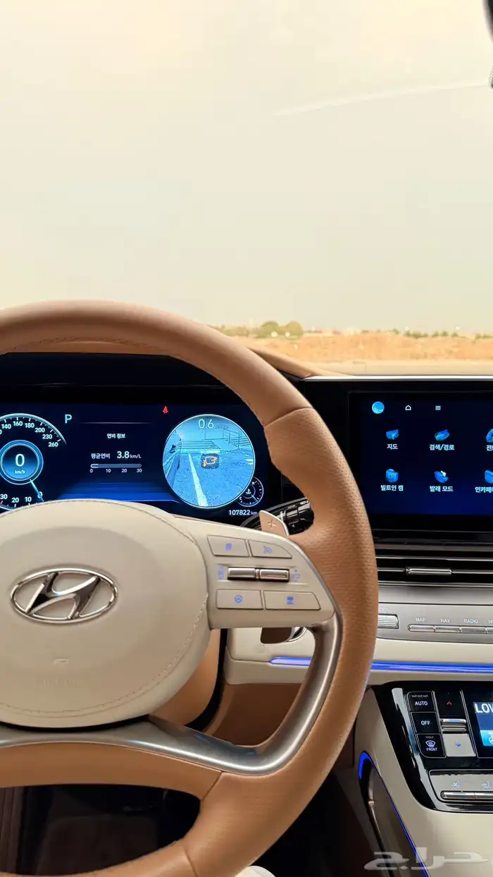 هونداي ازيرا 2022( بنزين) v6 فل كامل بحالة الوكالة 12