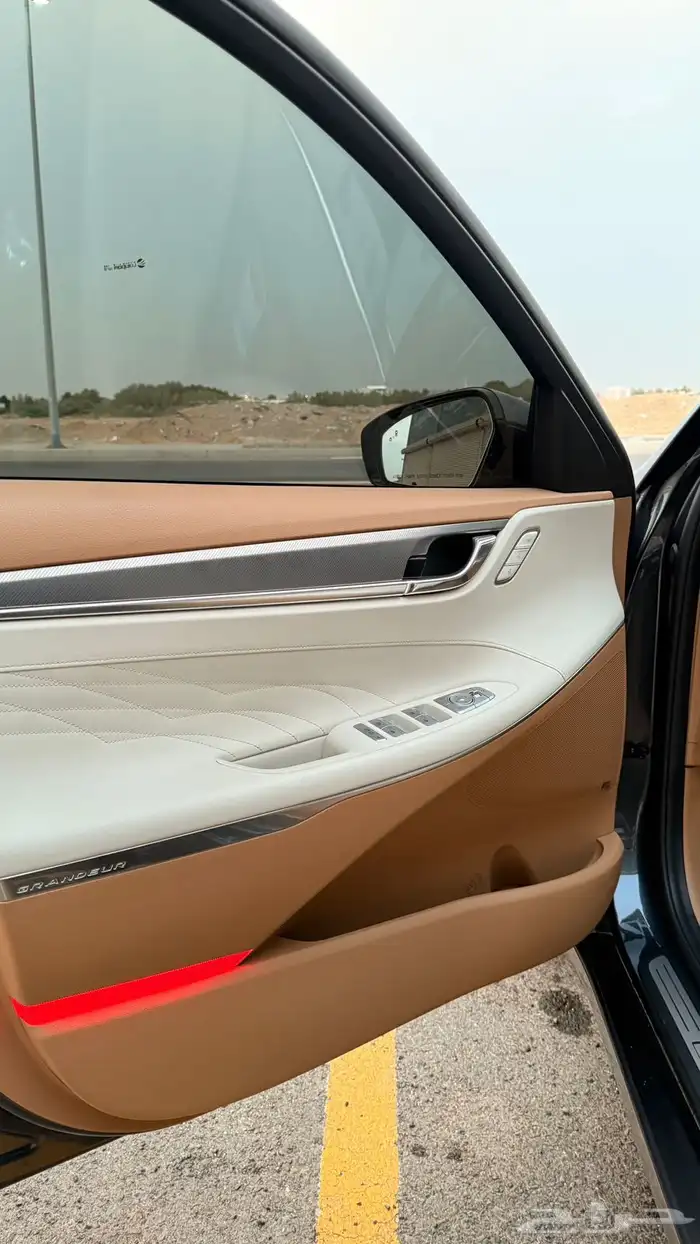 هونداي ازيرا 2022( بنزين) v6 فل كامل بحالة الوكالة 6