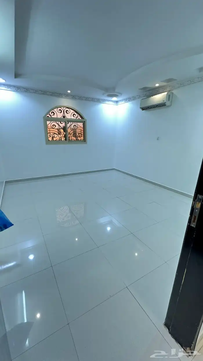 للايجار فله حي عكاظ 5