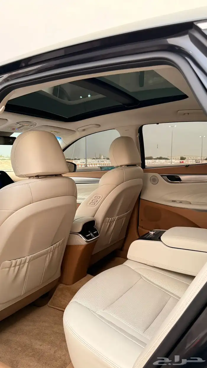 هونداي ازيرا 2022( بنزين) v6 فل كامل بحالة الوكالة 17