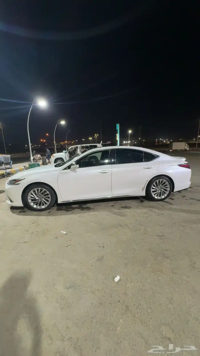 لكزس 2020 es350 cc سعودي ممشى قليل وكاله 1