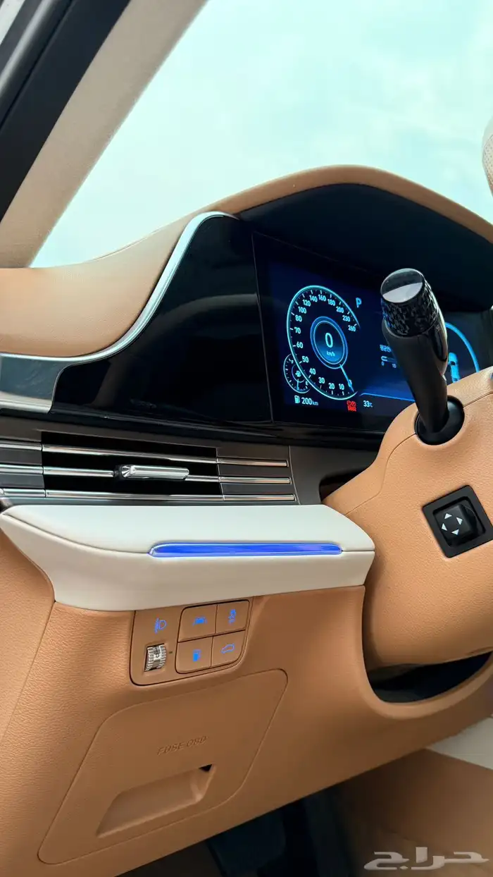 هونداي ازيرا 2022( بنزين) v6 فل كامل بحالة الوكالة 8