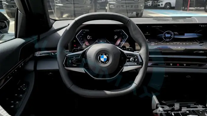 2025 BMW 5-SERIES 520i 2.0T RWD GCC 0Km 9
