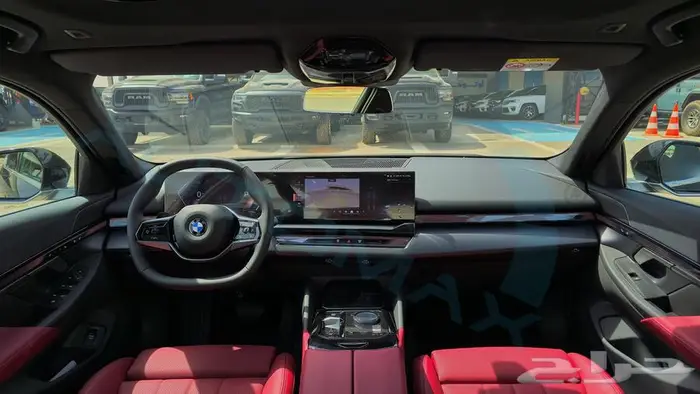 بي ام دبليو 520i 2025 خليجي اصفار مع ضمان الوكيل 8