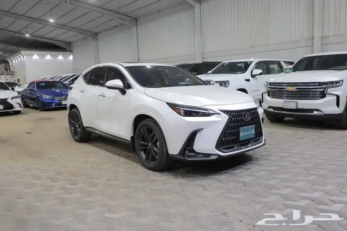 ليكزس NX 350h فتحة سقف جلد هايبرد خليجي موديل 2025 0