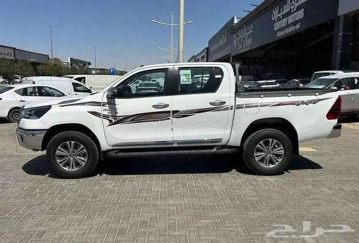 تويوتا هايلوكس غمارتين S-GLX 4 4 اوتوماتيك 2.4 ديزل 2025 3