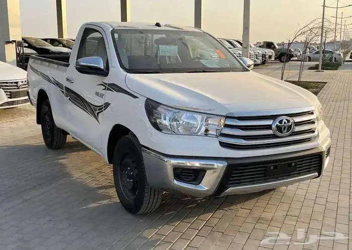 تويوتا هايلوكس غمارة GLX بنزين 2025 سعودي اصفار 1