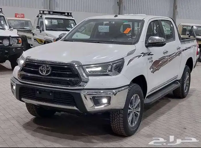 هايلوكس غمارتين S-GLX 4 4 اوتوماتيك بنزين 2025 1