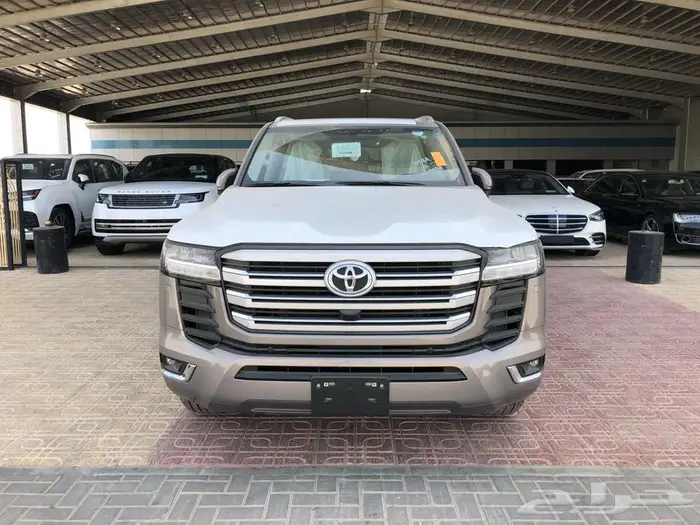 لاندكروزر GXR L4 بنزين موديل 2024 بطاقه جمركيه ذهبي 0