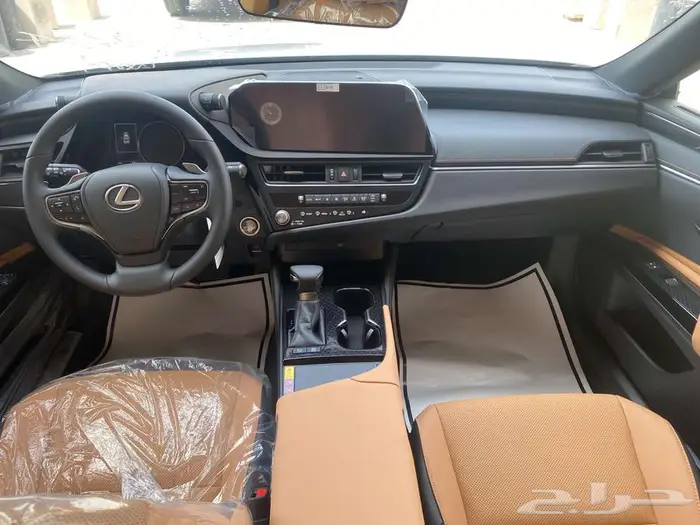 لكزس ES300h AH 2025 سعودي اسود - -ابيض 23