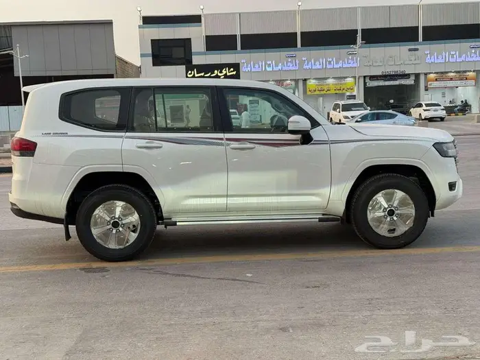 لاندكروزر 2025 بريمي GXR L2 بنك أقساط ودفعتين 50 50 4