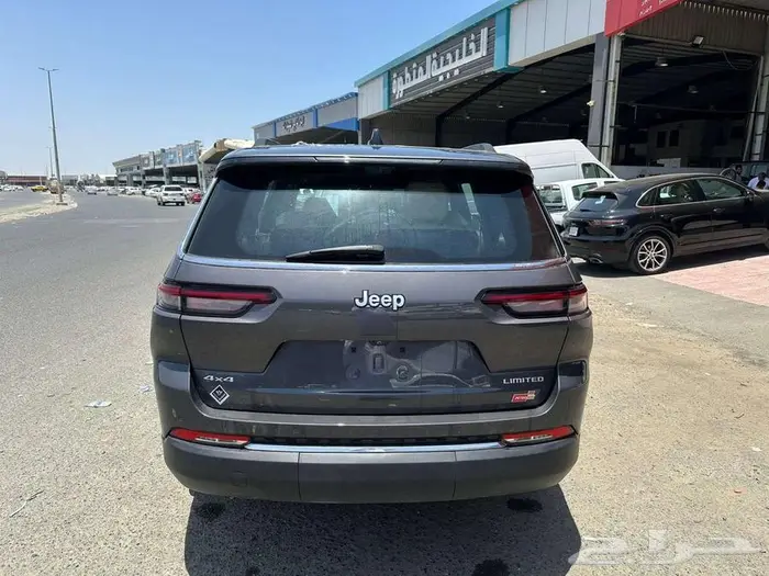 جيب جراند شيروكي ليمتد بلس موديل 2024 ب 212750 شامل الضريبه 13