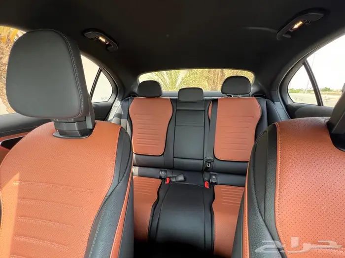 مرسيدس C 2024 AMG لون داخلي جملي وأسود 11