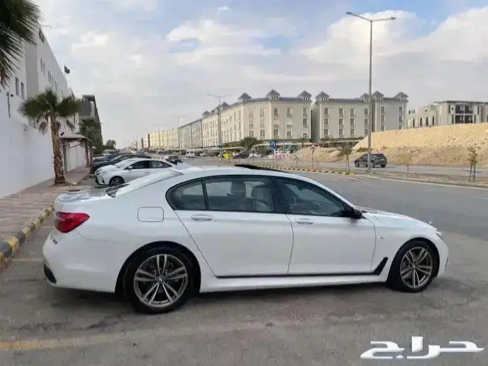 للبيع بي ام الفئه السابعه M-KIT 2019 1