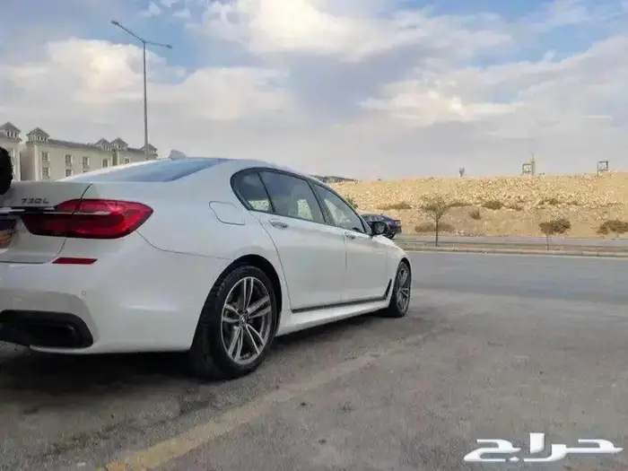 للبيع بي ام الفئه السابعه M-KIT 2019 2