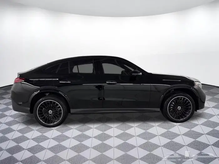 مرسيدس GLC300 Coupe 2024 فل كامل بسعر مميز 2