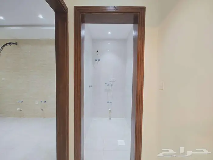 شقة للإيجار 187 متر 5 غرف جديدة مدخلين7200627403 23