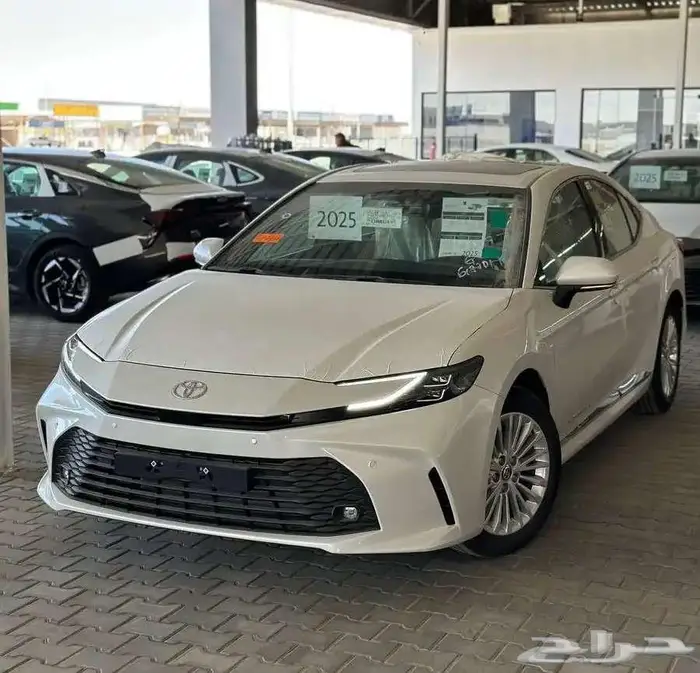 تويوتا كامري LE بنزين 2025 كاش واقساط 0