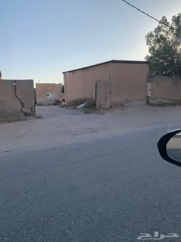 بيت شعبي مساحة كبيرة خلفه الاسواق القديمة في الرفيعة 8