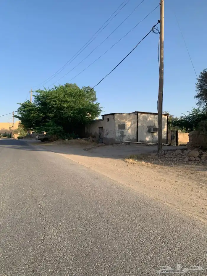 بيت شعبي مساحة كبيرة خلفه الاسواق القديمة في الرفيعة 2