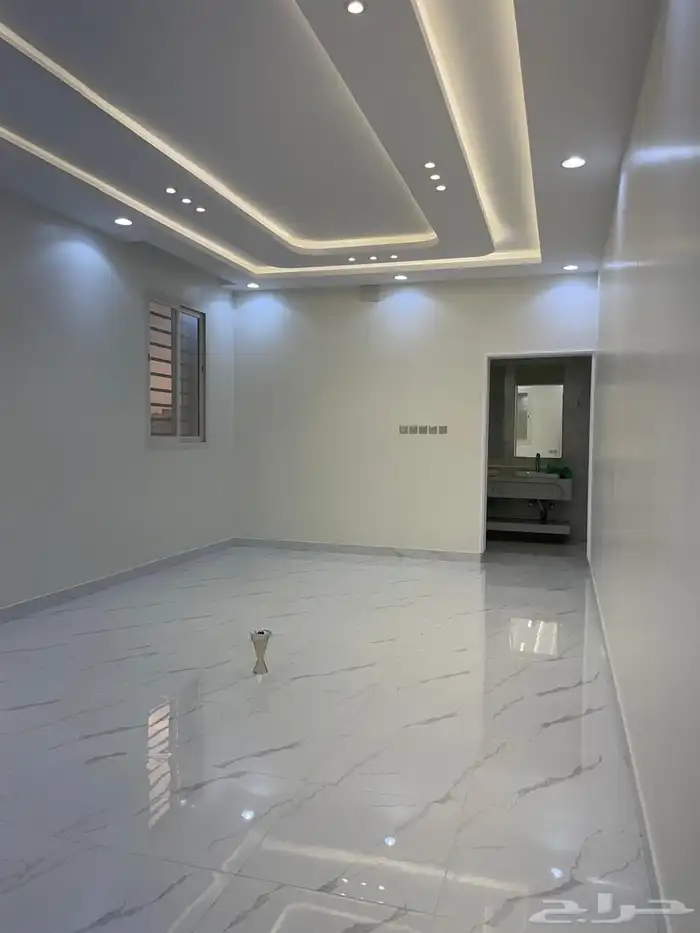 شقتين جديده للايجار السنوي تشطيب VIP 50