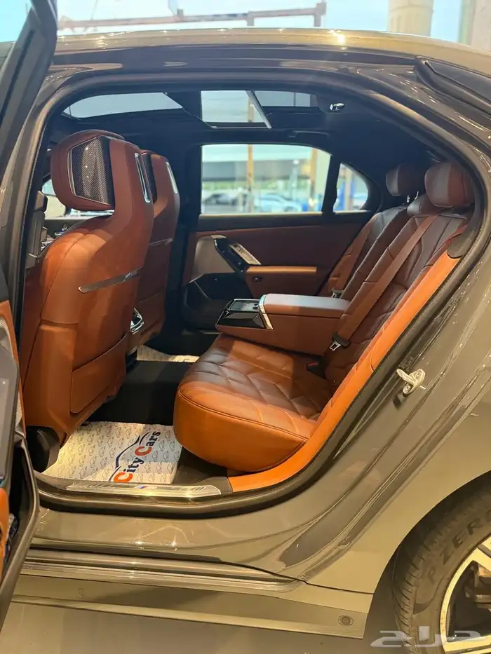 2023 BMW735 6