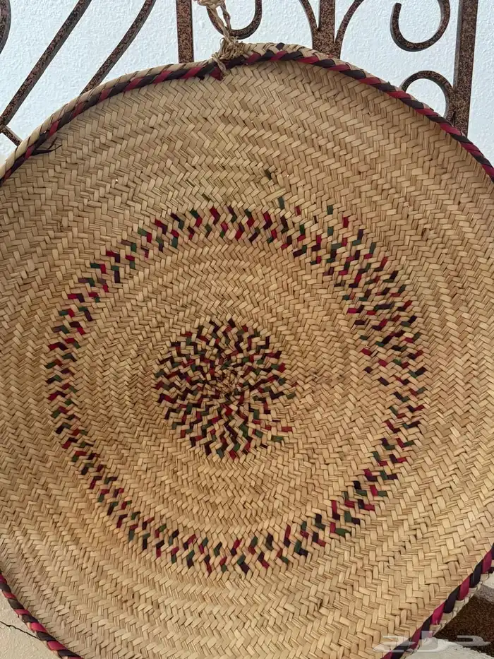 حافظه مع سفرتها من الخزف 1