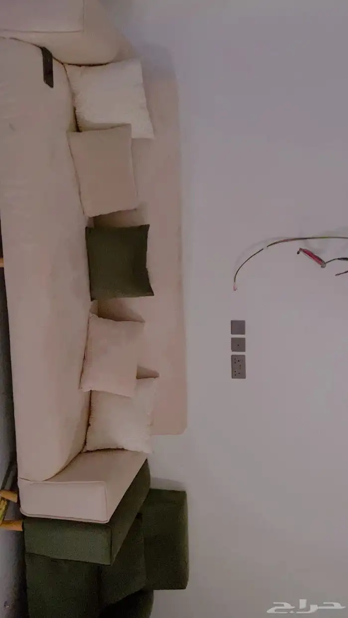كنب نظيف ومافي اي كسور ولا عيوب مع ستاره 1
